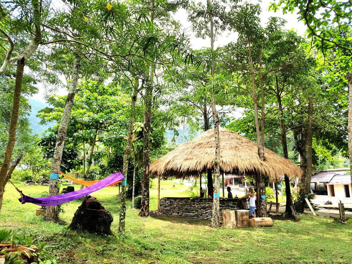 ฺbay Yard Hut
