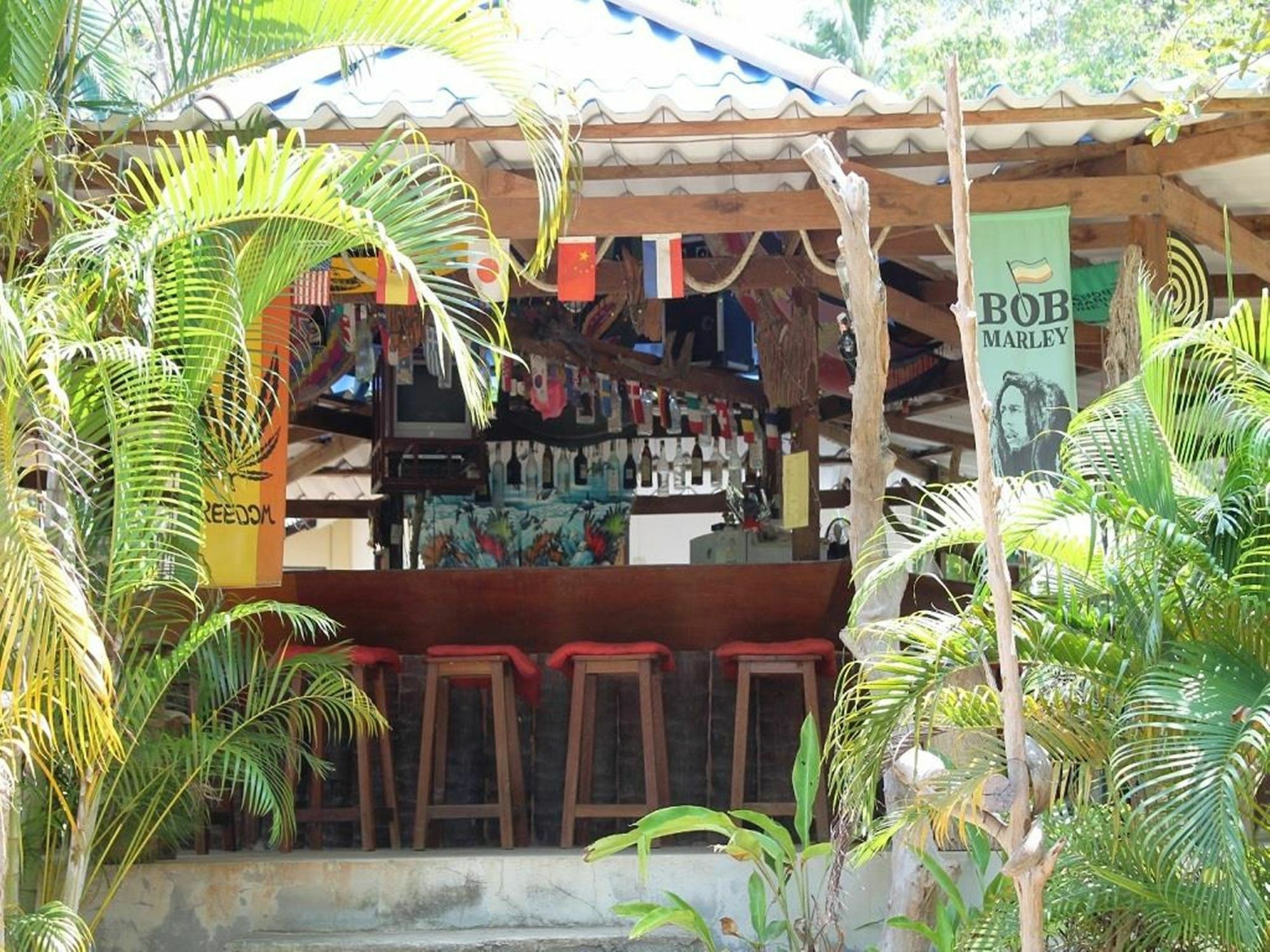 Jungle Bar & Hotel 2*