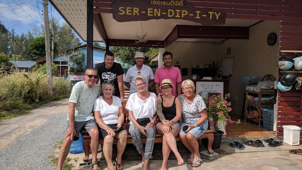 Ser-en-dip-i-ty - Sha Extra