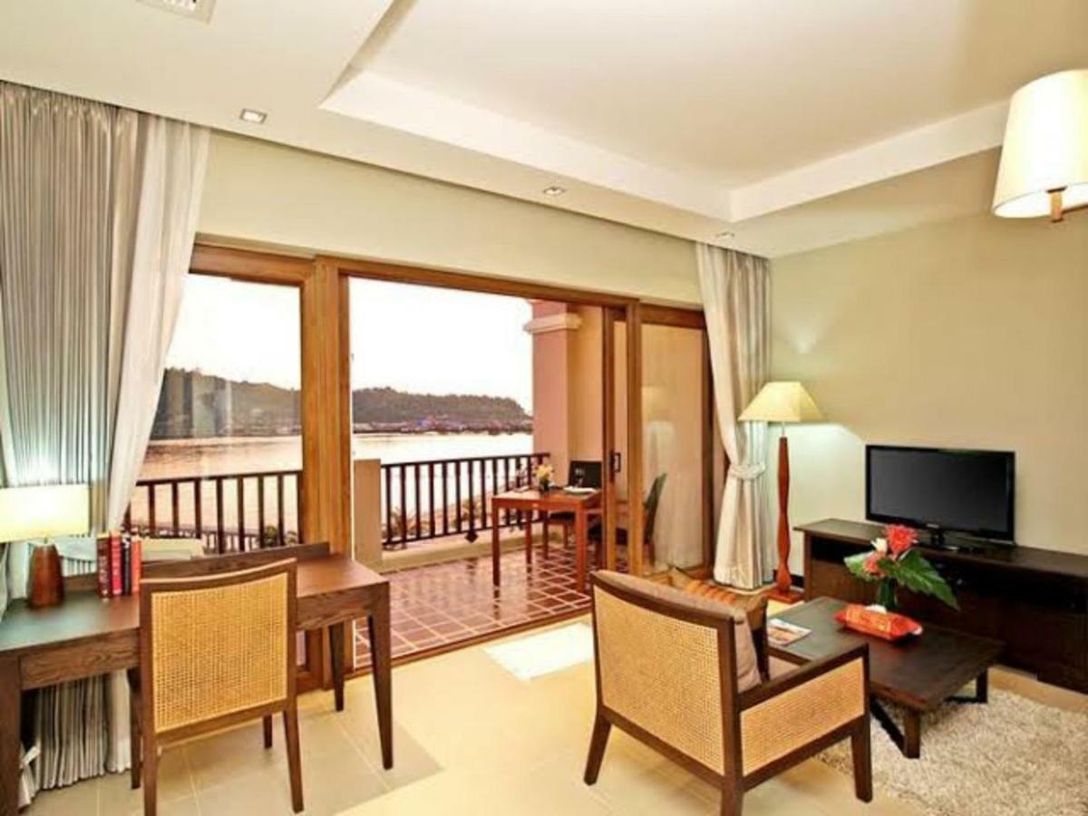 Point Of View Condos, Tranquility Bay, *