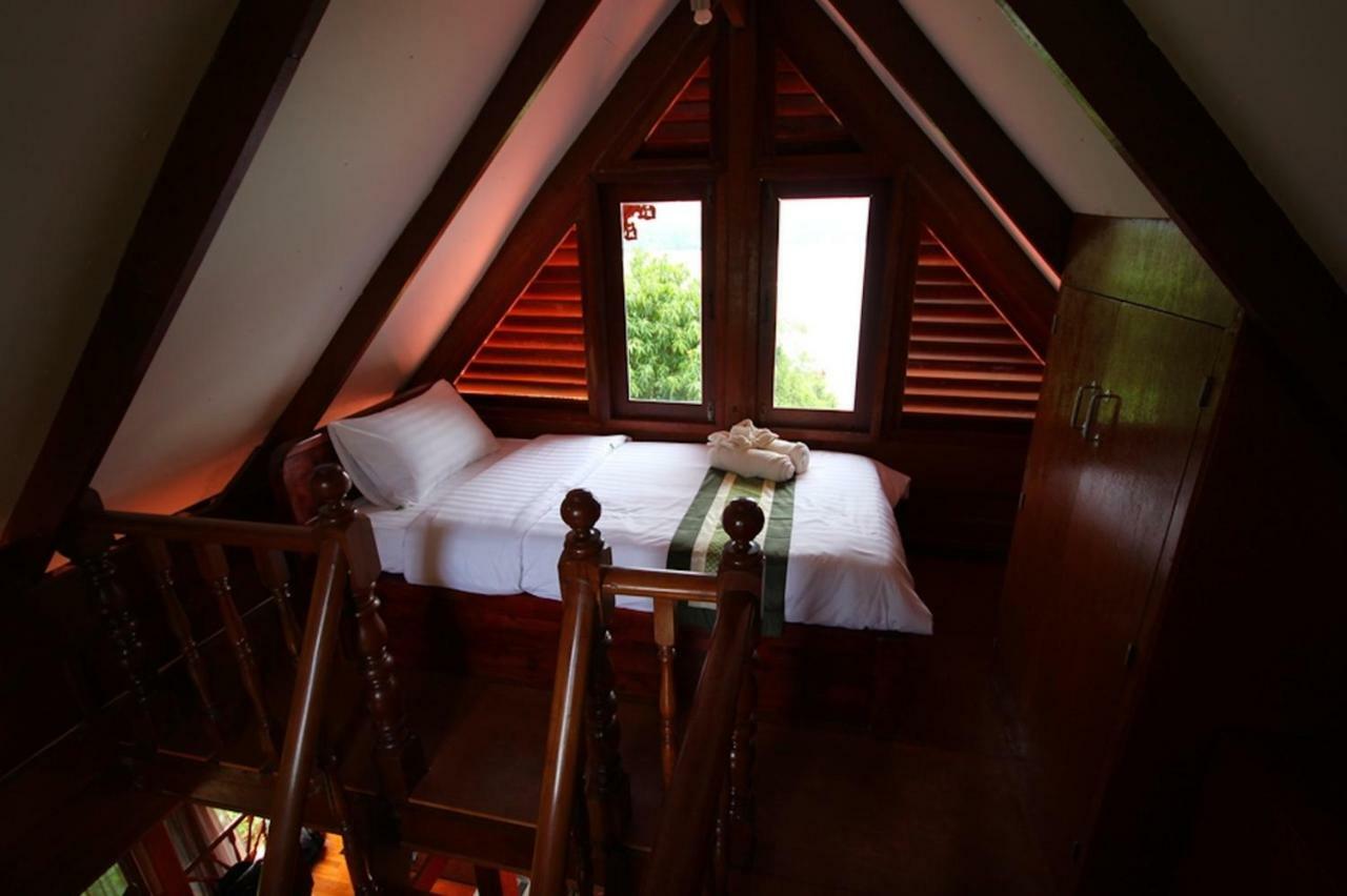 7 Bedroom Seafront Phanghan Sdv232-by Samui Dream Villa *