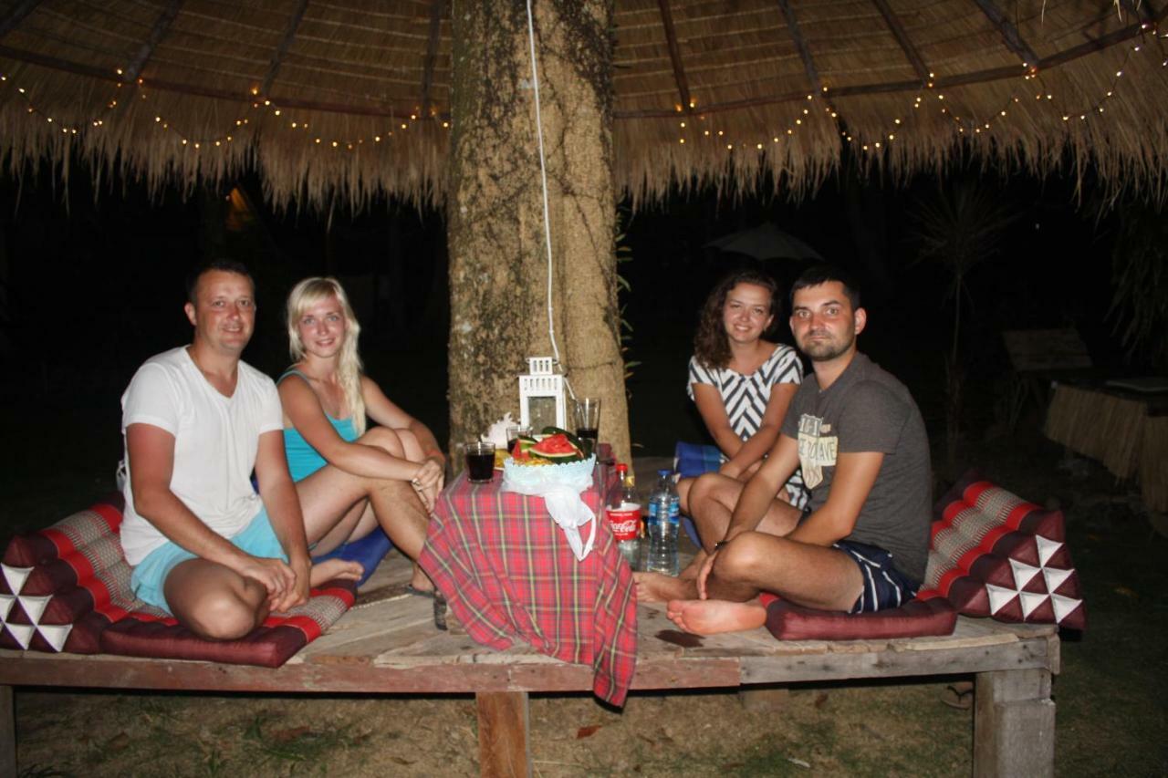 ฺbay Yard Hut