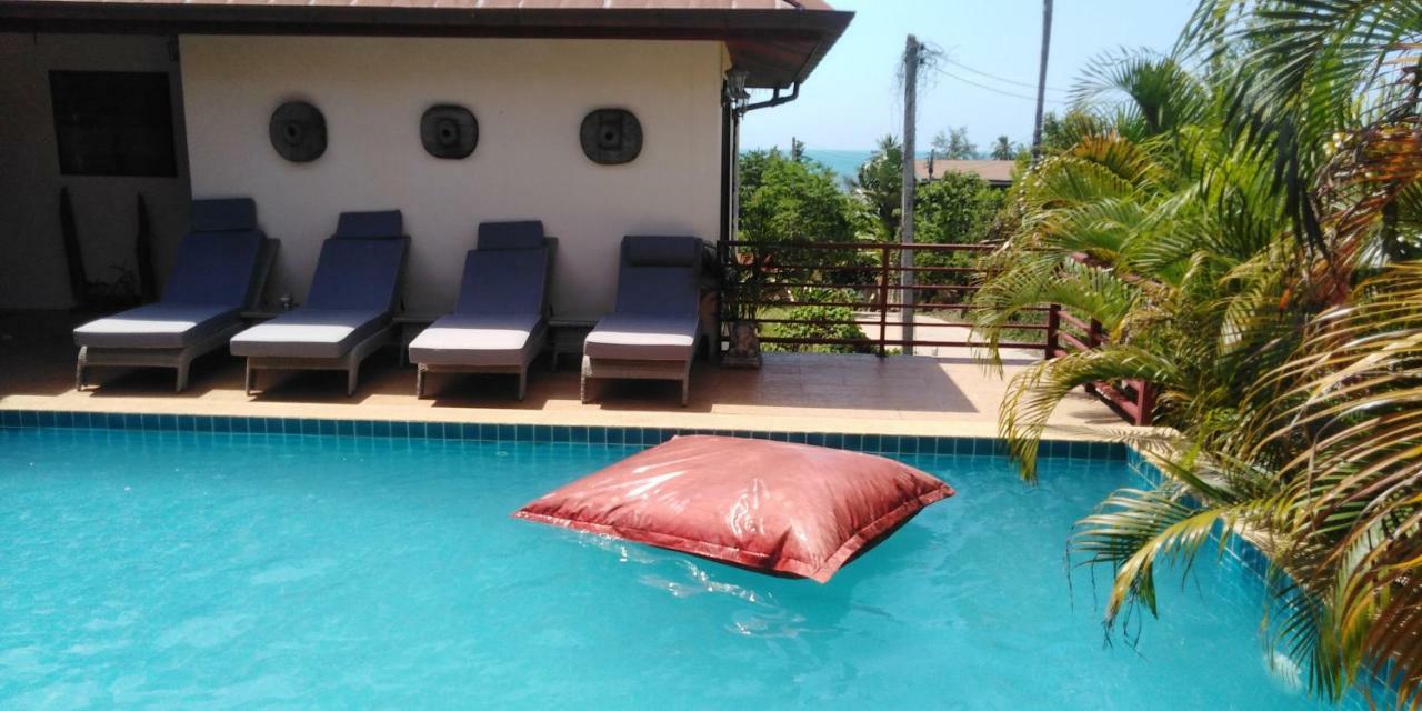 Spacious Ocean View Pool