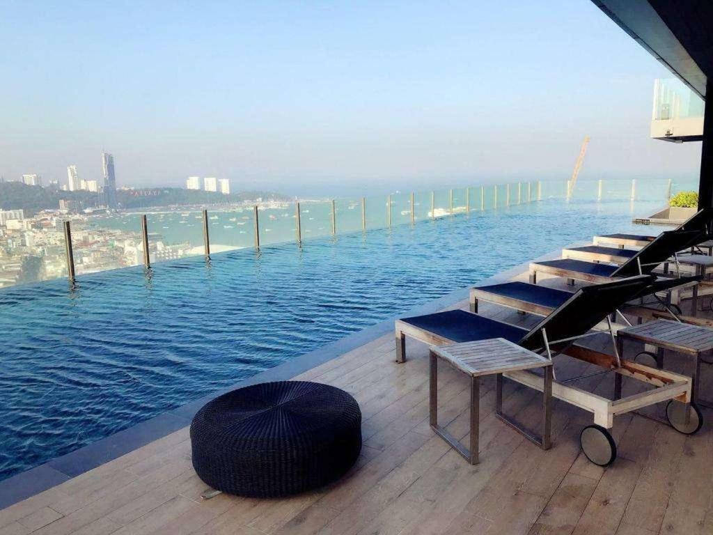 The Base Seaview Pattaya