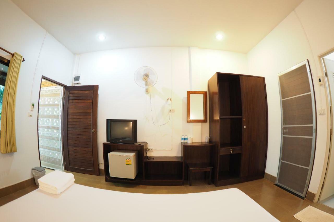 Wandee Hostel