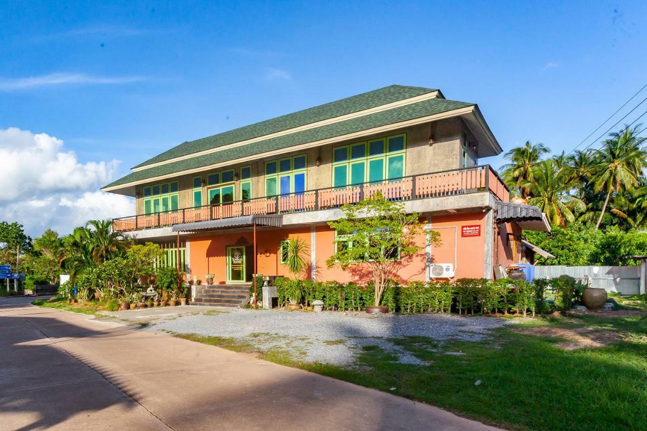 Guest house Tonmai Suites