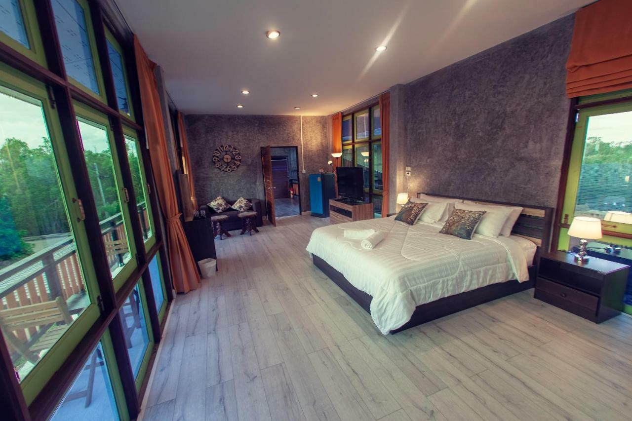 Tonmai Suites Guest house