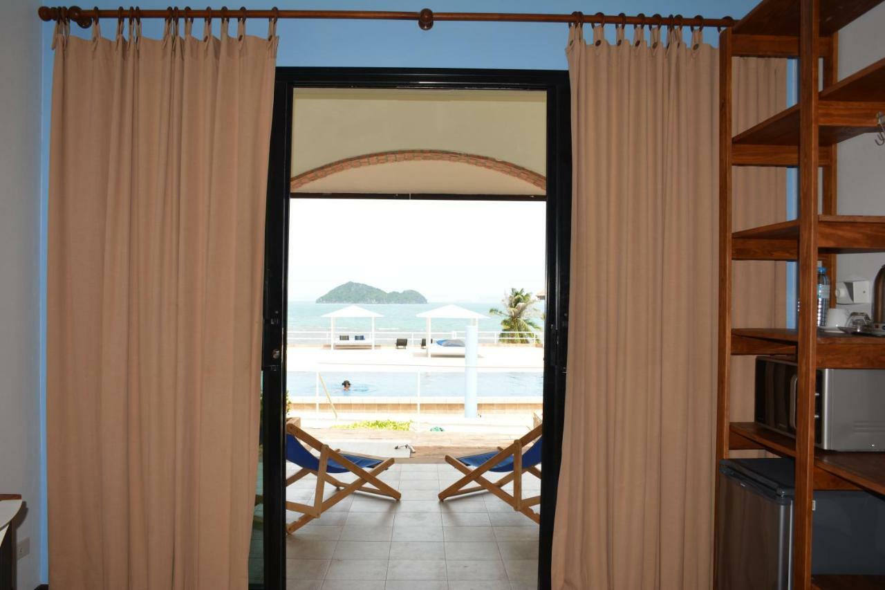 Baan Jai Dee Front