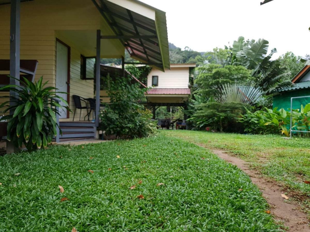 Family Huts Resort *