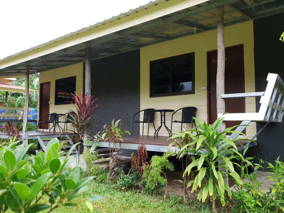 Resort Family Huts Koh Chang