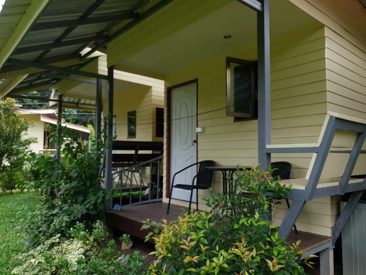 Resort Family Huts *