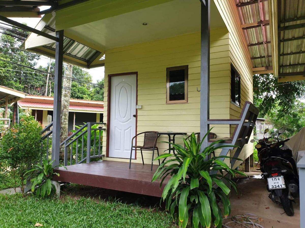 Resort Family Huts