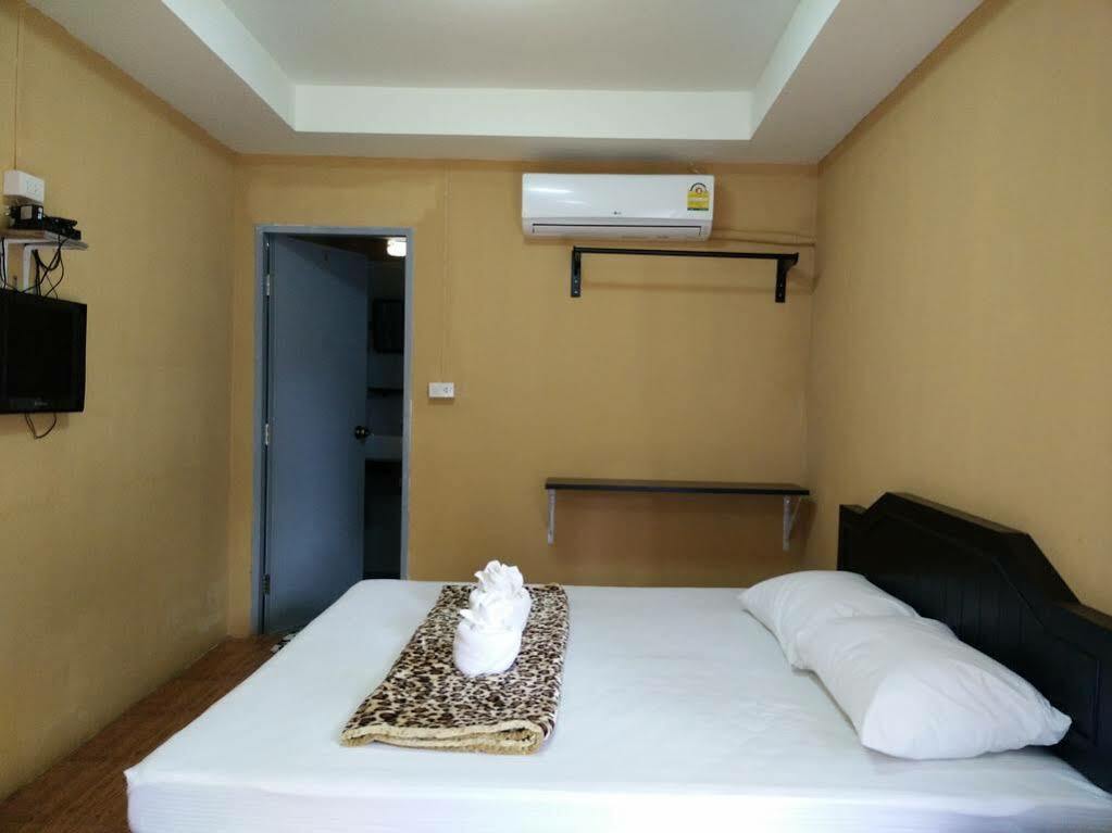 Tuk Tuk Guest house 2*