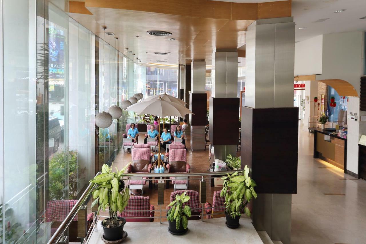 Hotel Golden Crown Grand 3*