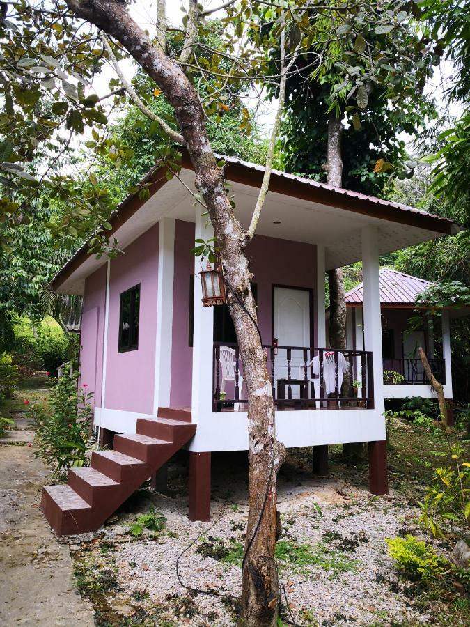 Fullmoon House & Resort