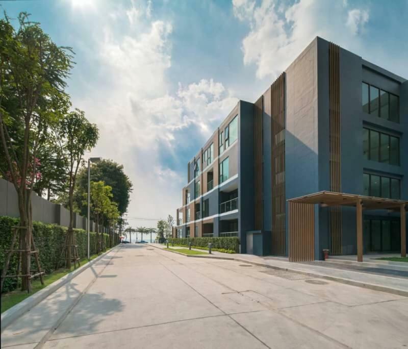 Kuno - 2br, Beachfront Praia de Jomtien
