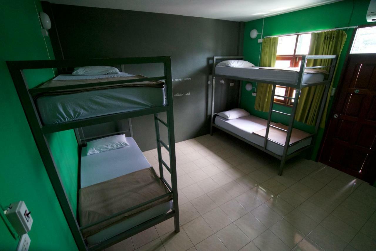 Baan Tai Backpackers