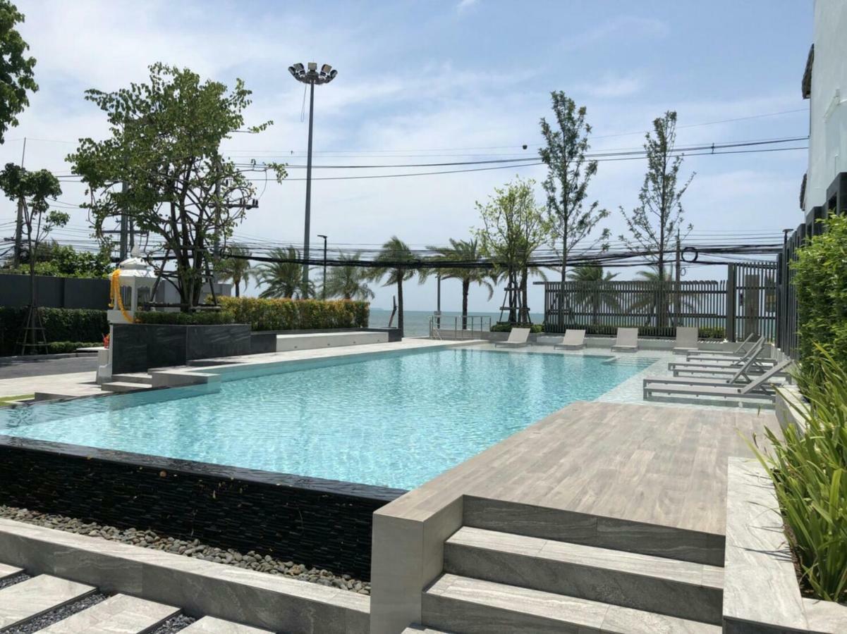 Kuno - 2br, Beachfront Apartamento