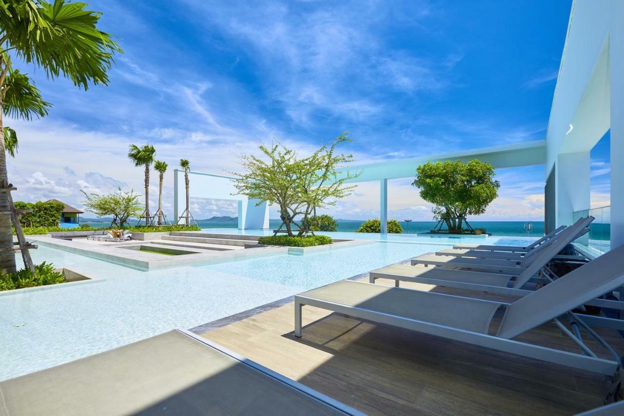 Kuno - 2br, Beachfront Apartamento