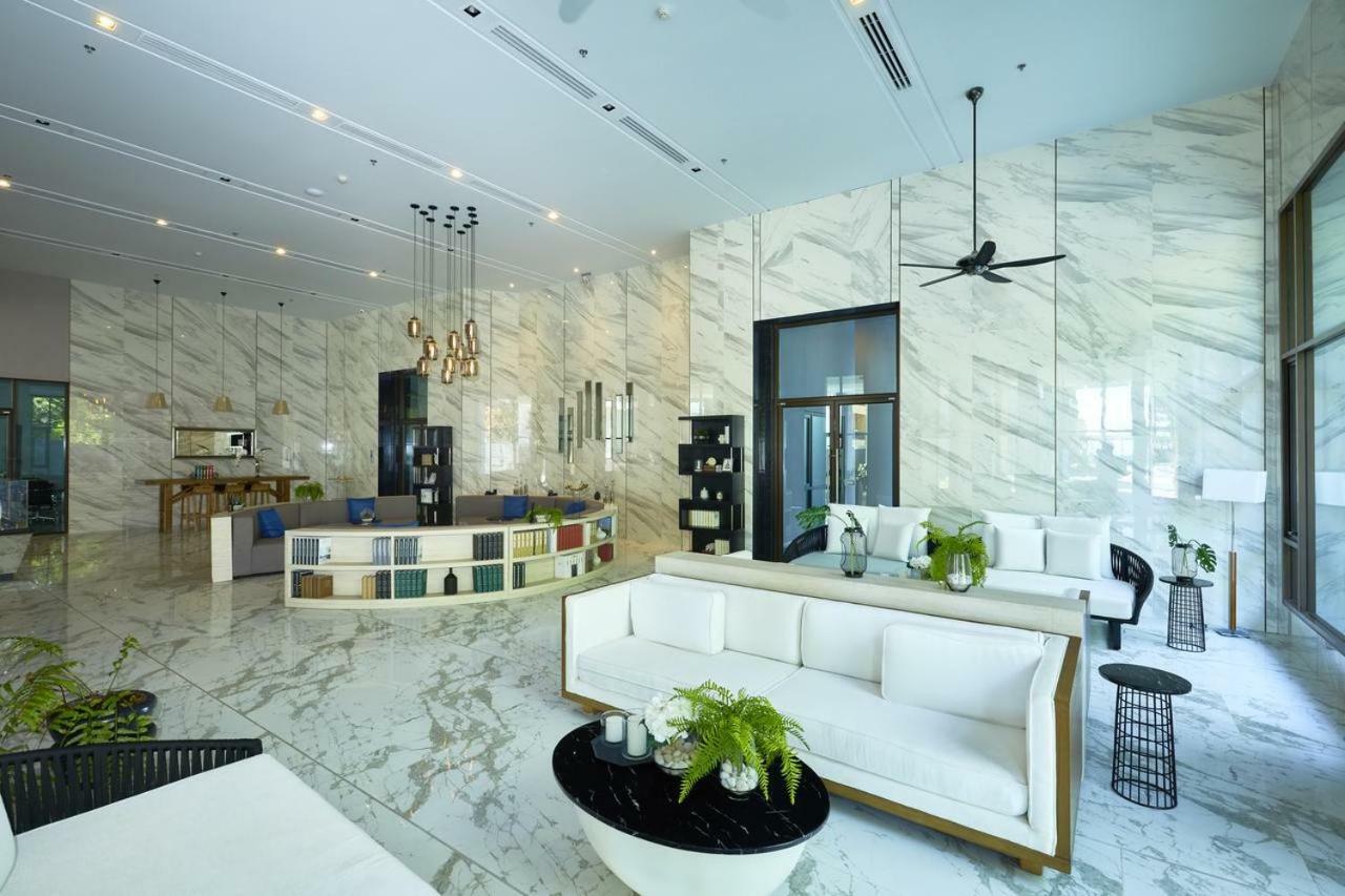 Kuno - 2br, Beachfront