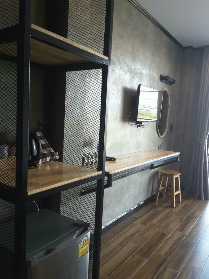 Lanta Chaolay Hostel *