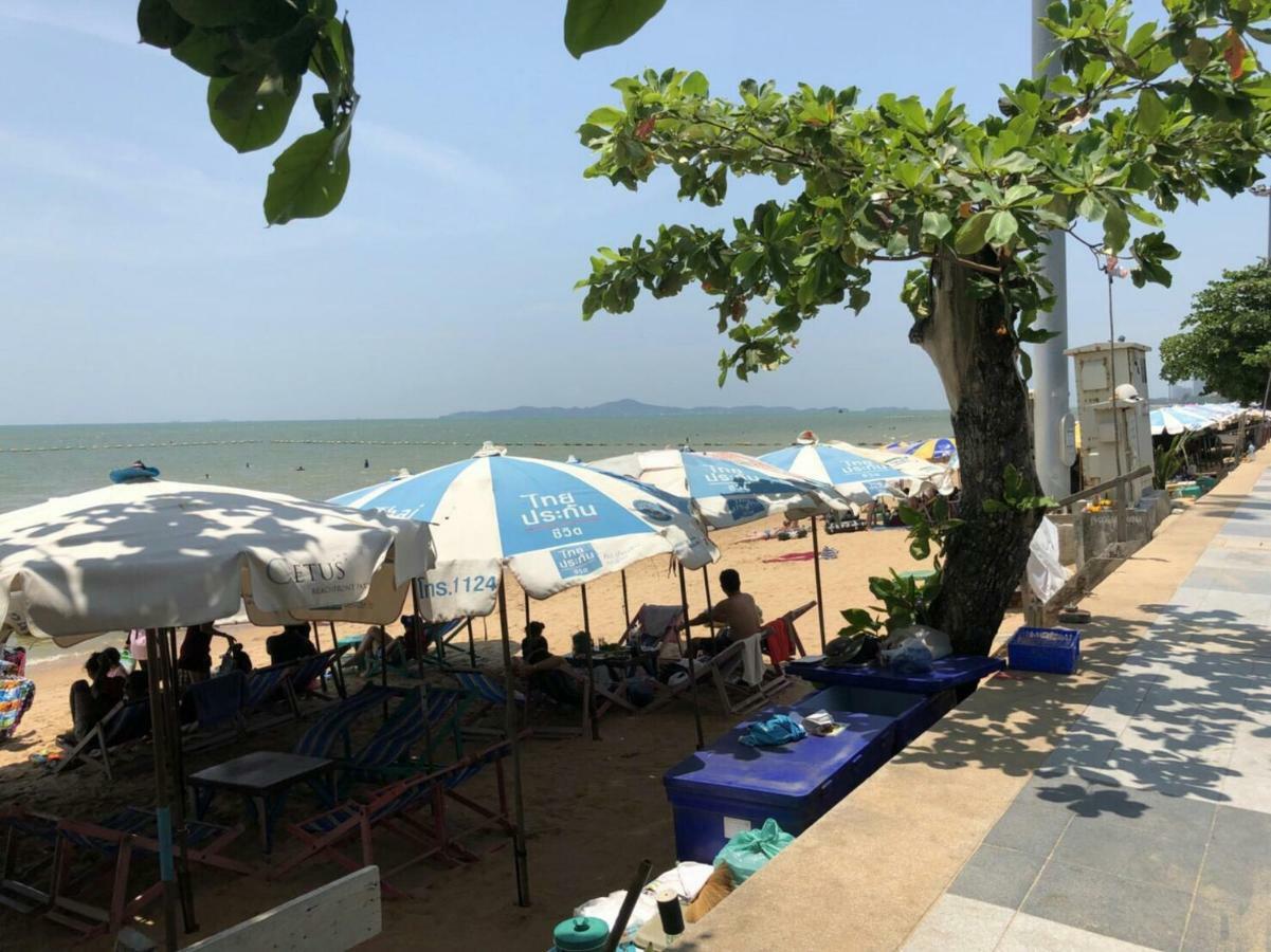 Kuno - 2br, Beachfront Apartamento
