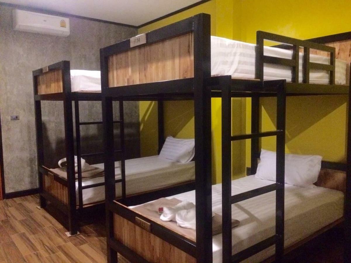 Lanta Chaolay Hostel