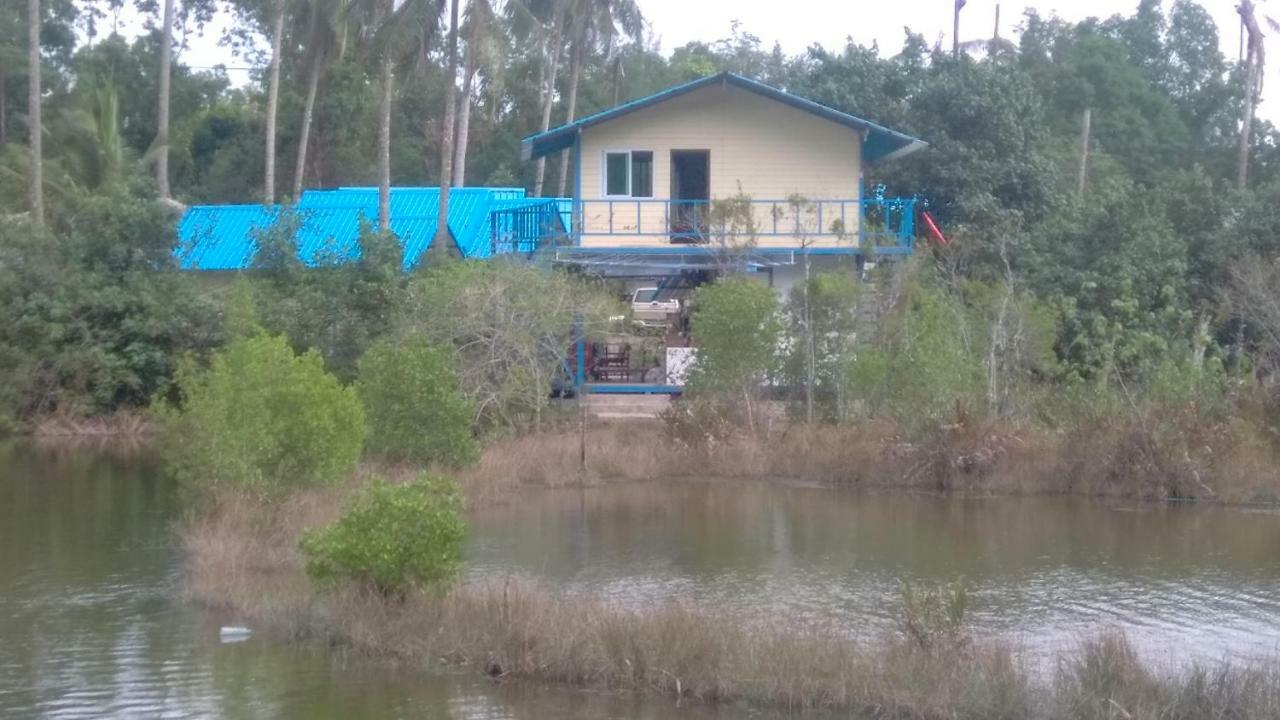 Lakchai Resort *
