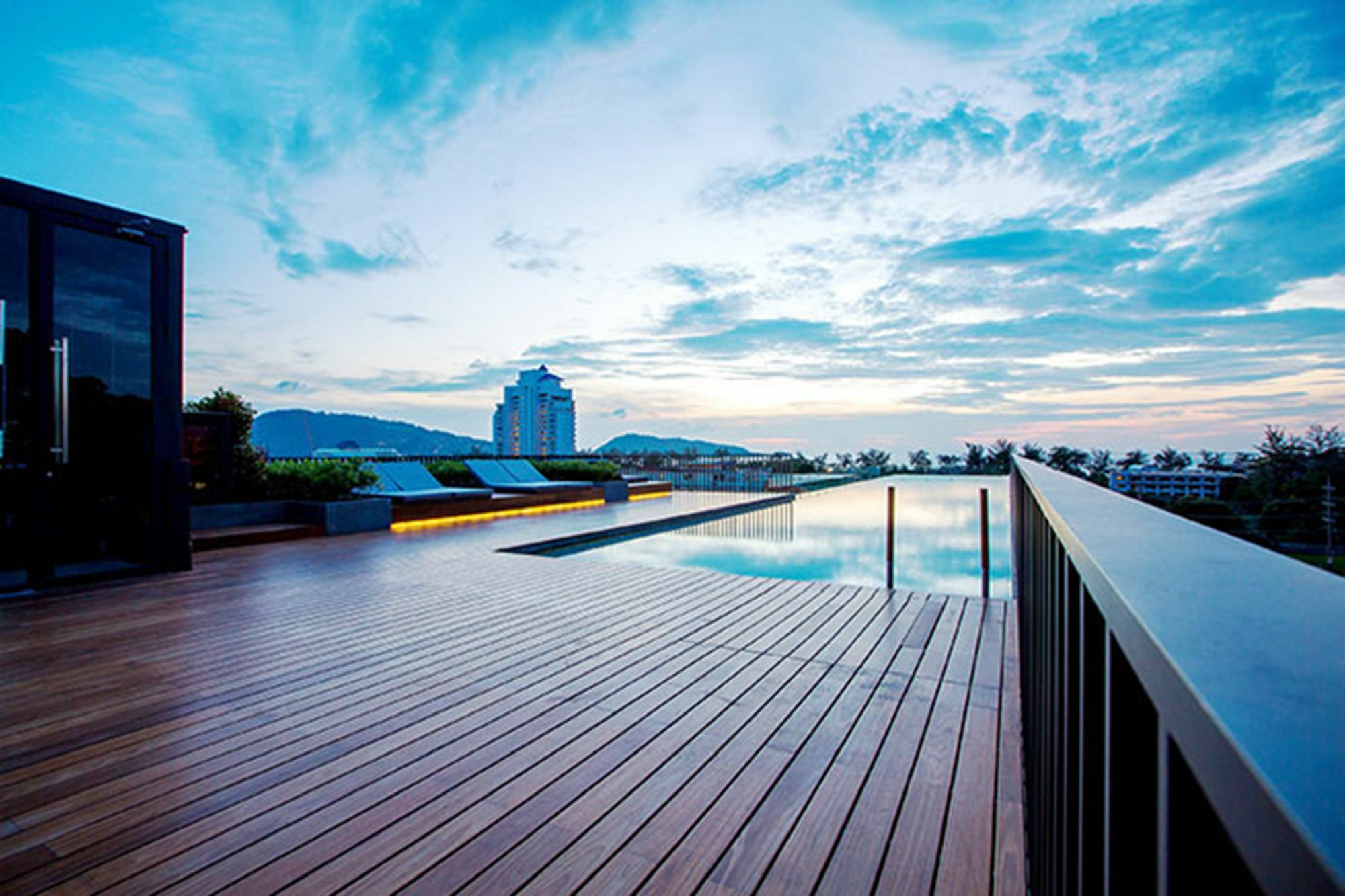 The Deck By Favstay Apartamento