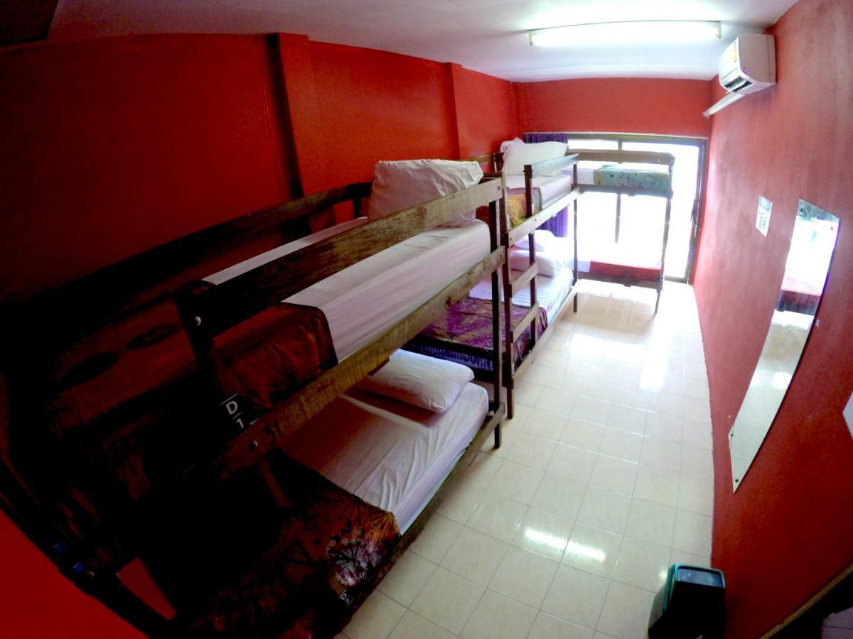 Baan Tai Backpackers Hostel