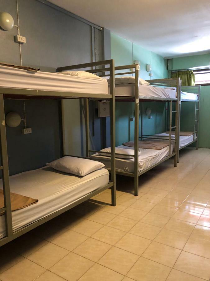 Baan Tai Backpackers Hostel *