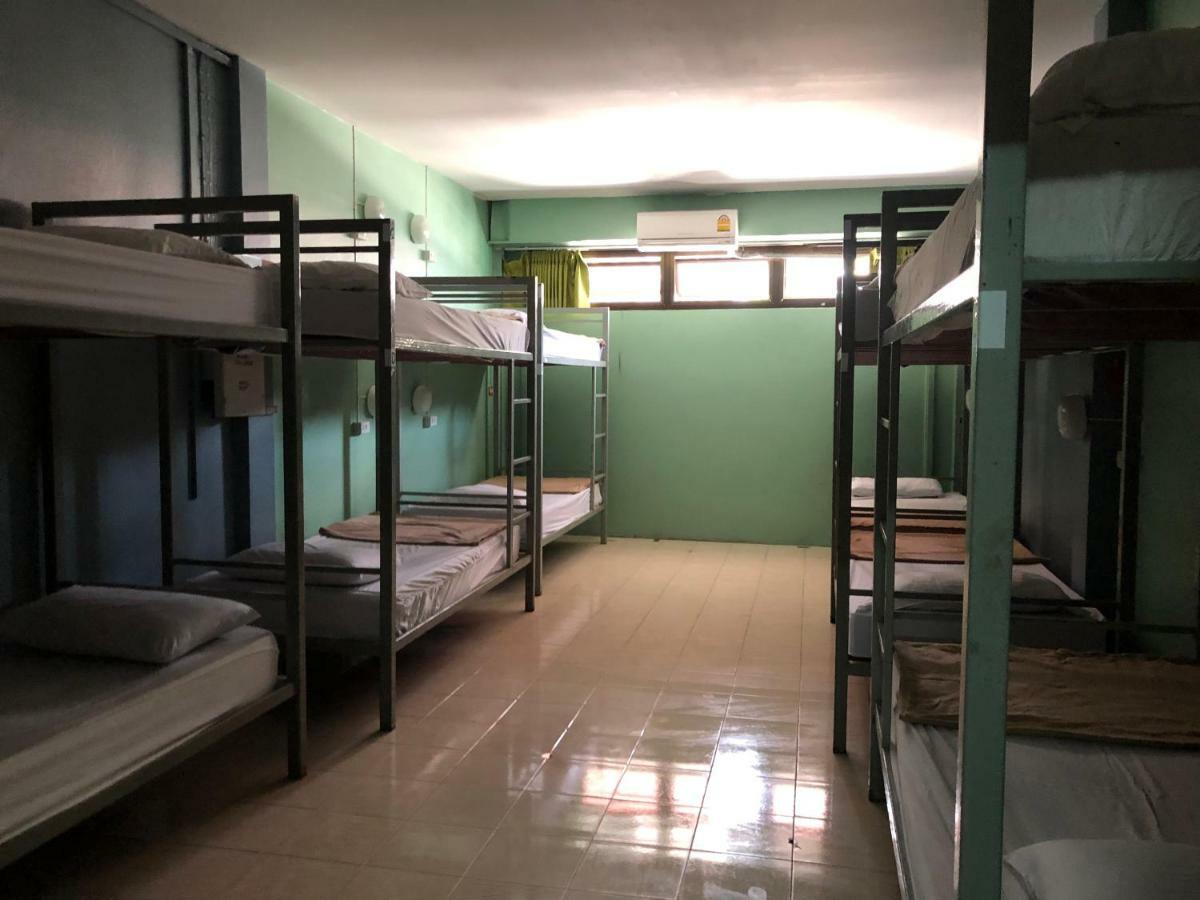 Baan Tai Backpackers Hostel *
