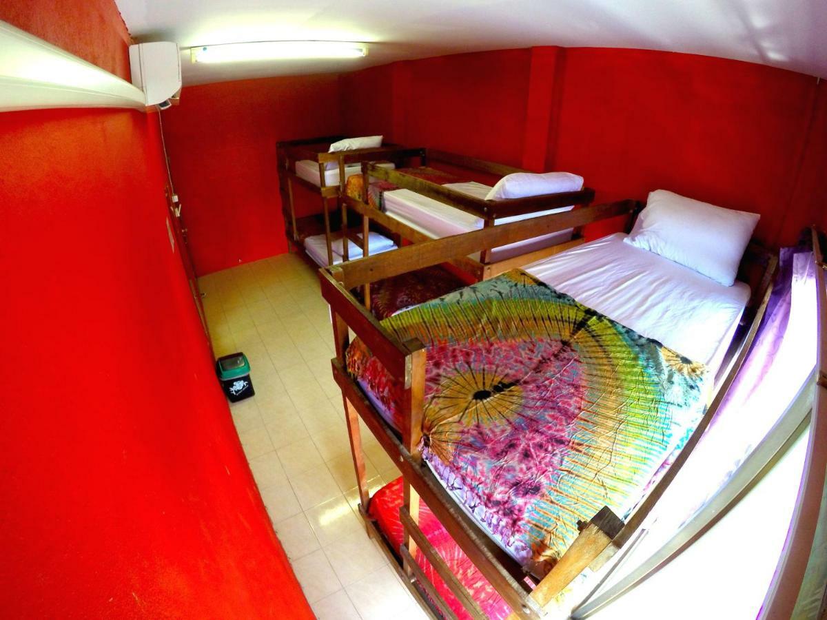 Baan Tai Backpackers Hostel *