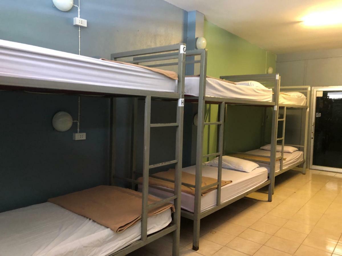 Baan Tai Backpackers Hostel