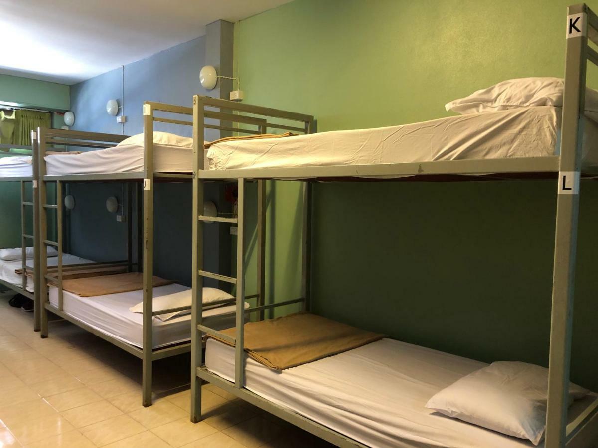 Hostel Baan Tai Backpackers *