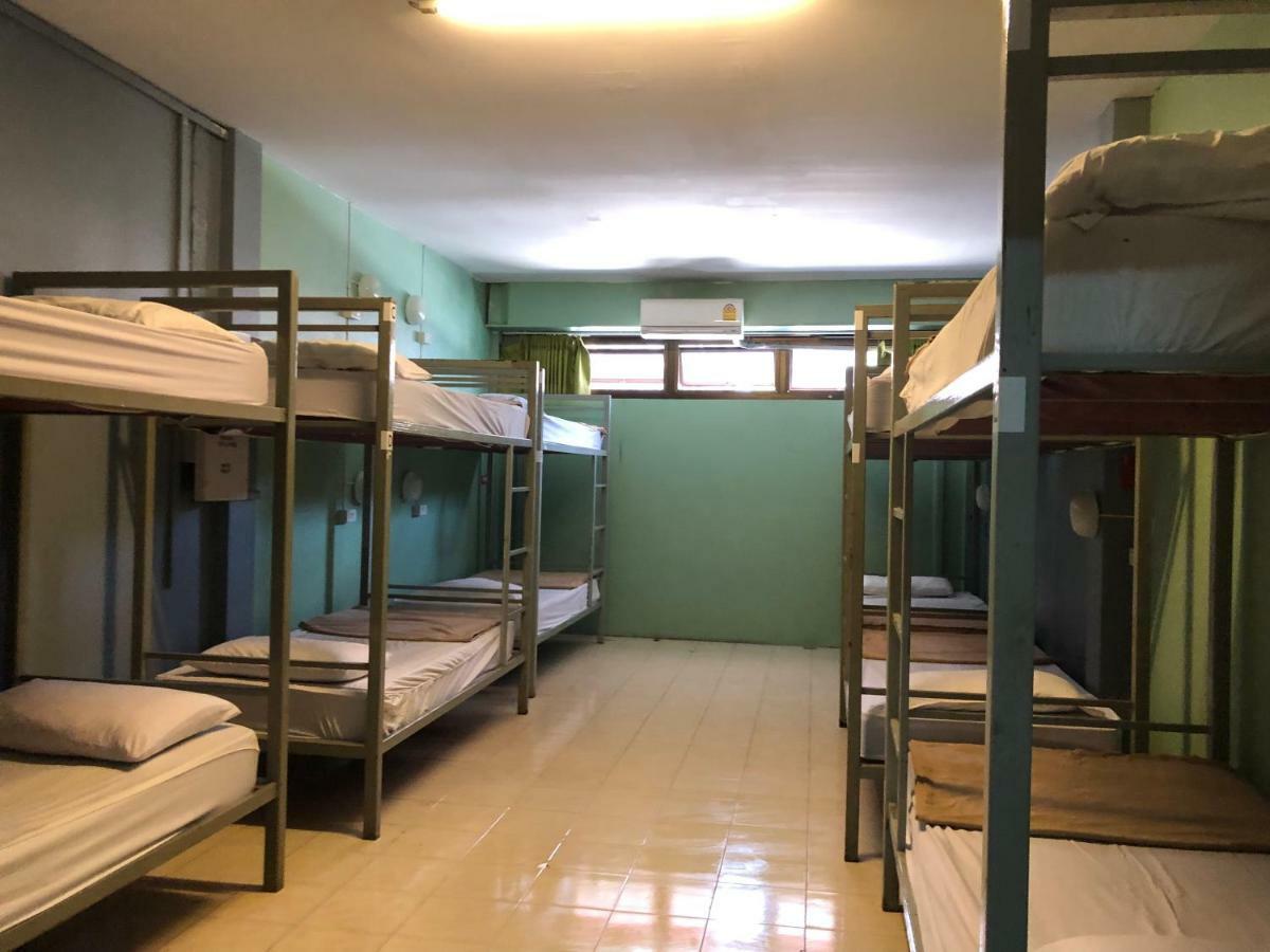 Hostel Baan Tai Backpackers *