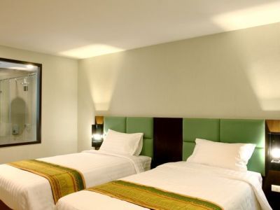 Hotel The Kris Condotel