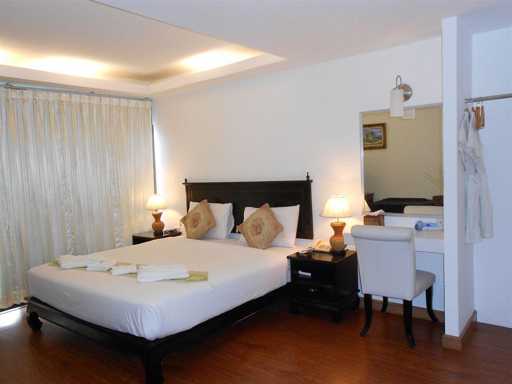 Hotel Patong Swiss Front 3*