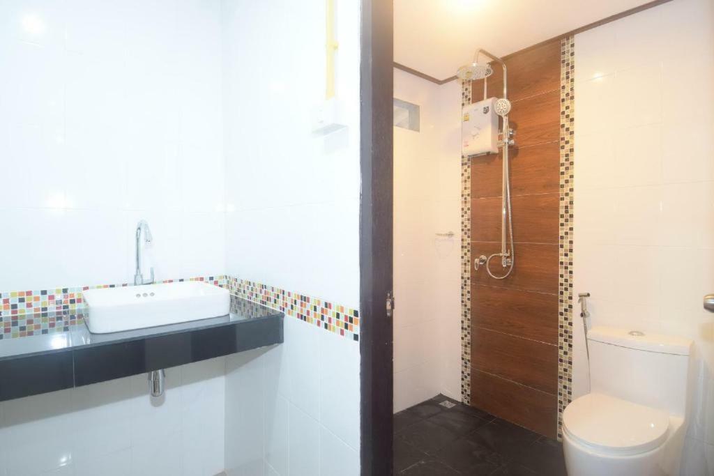 Laila​ Place