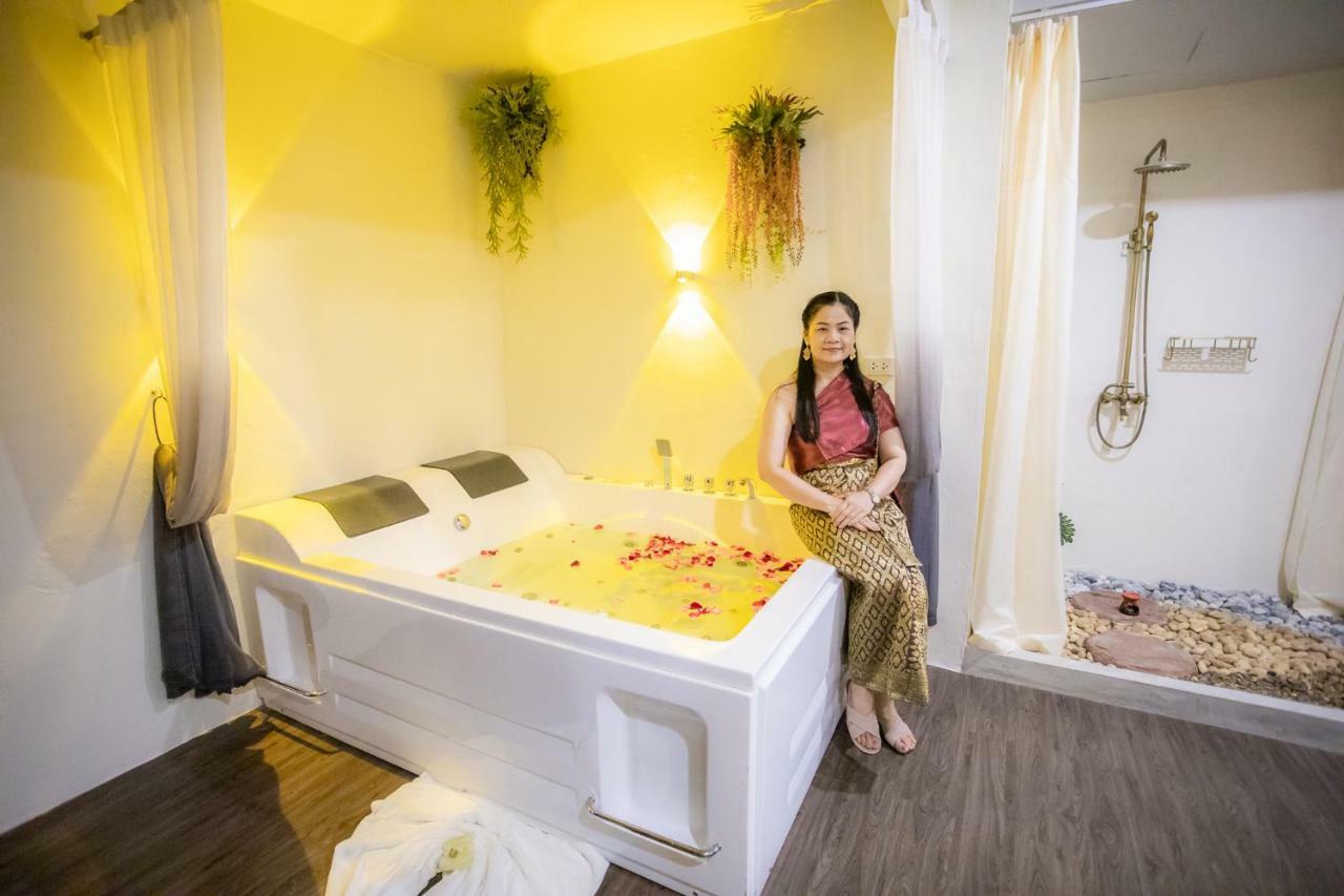 Anchan & Hotel Hua Hin