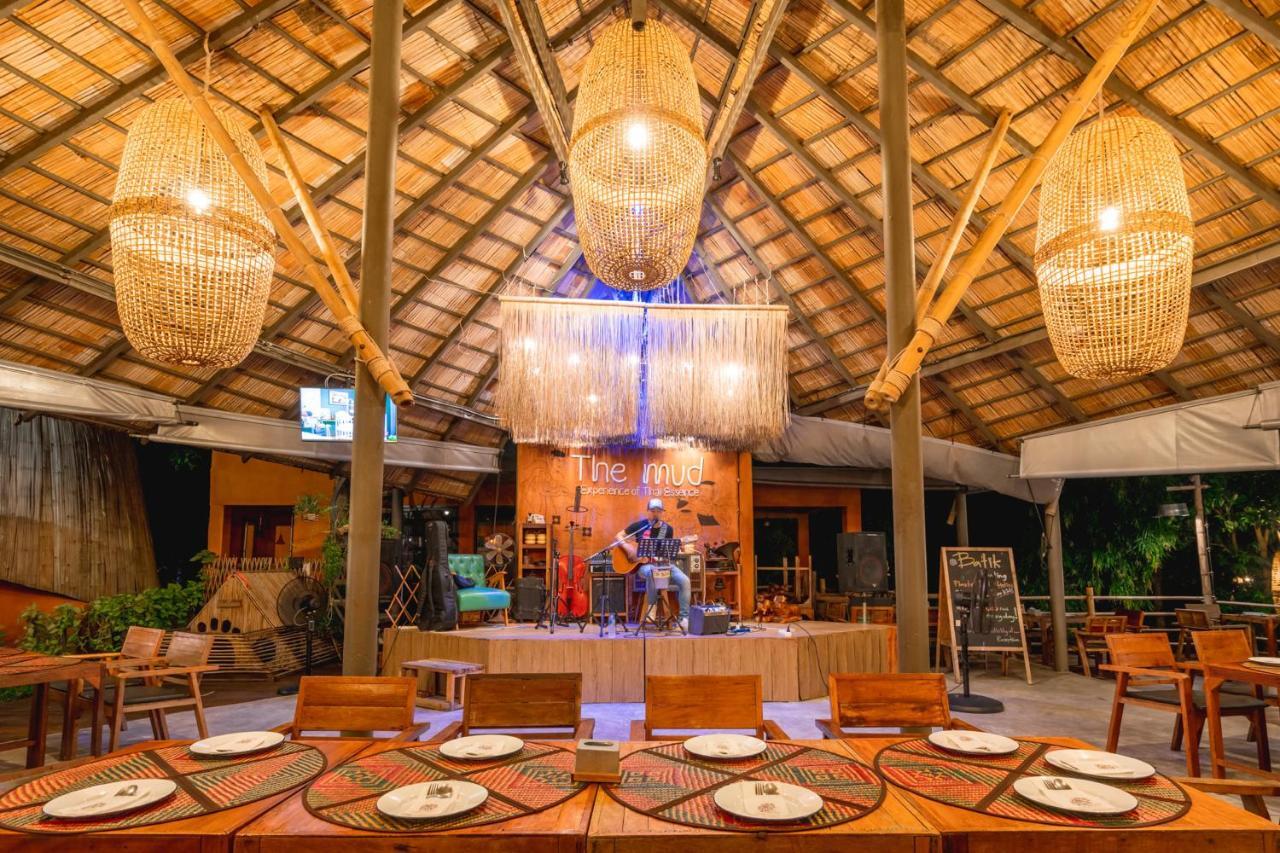 The Mud Bamboo Cafe And Beds 2*