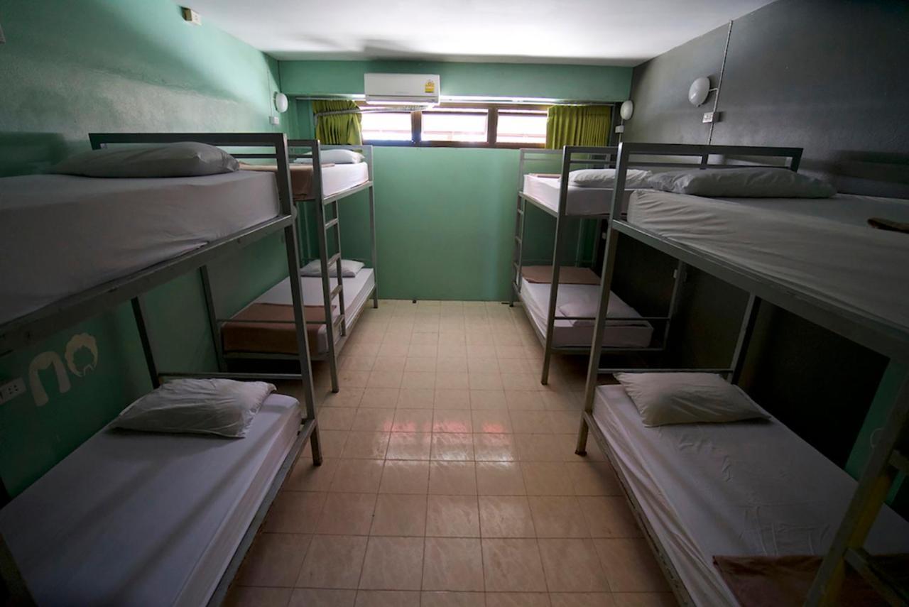 Baan Tai Backpackers