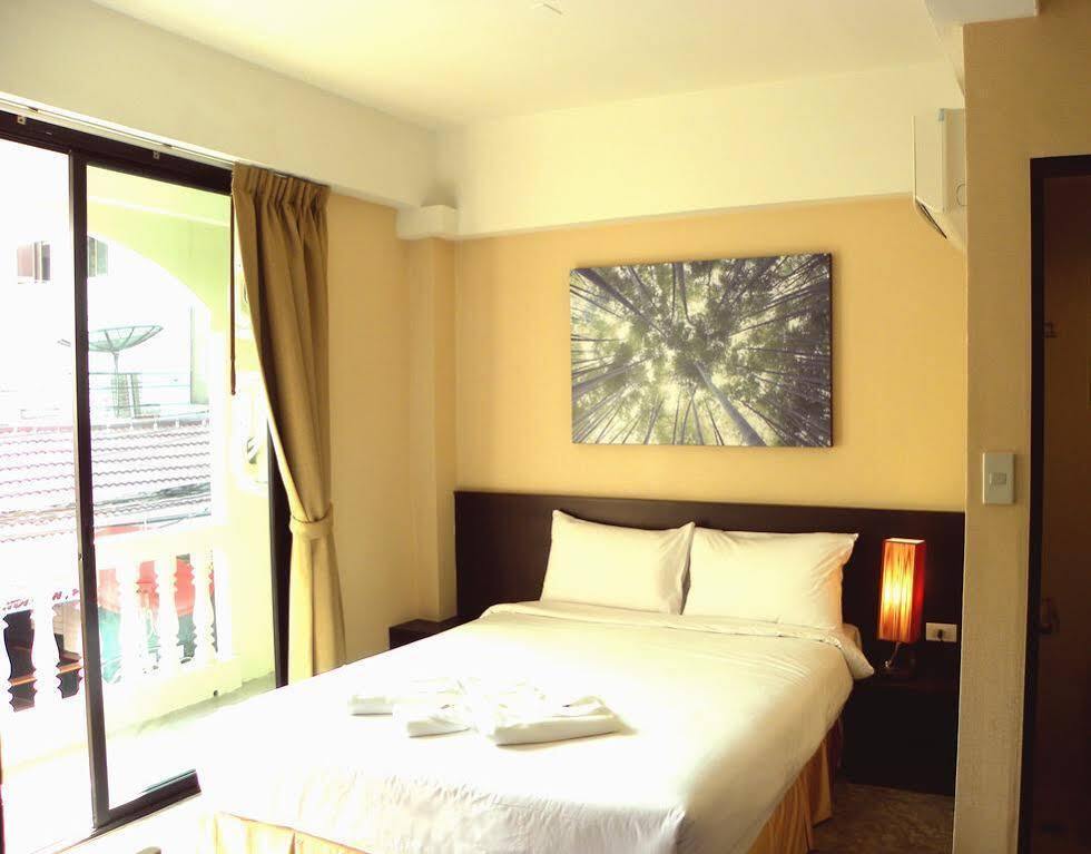 Hotel @ White
