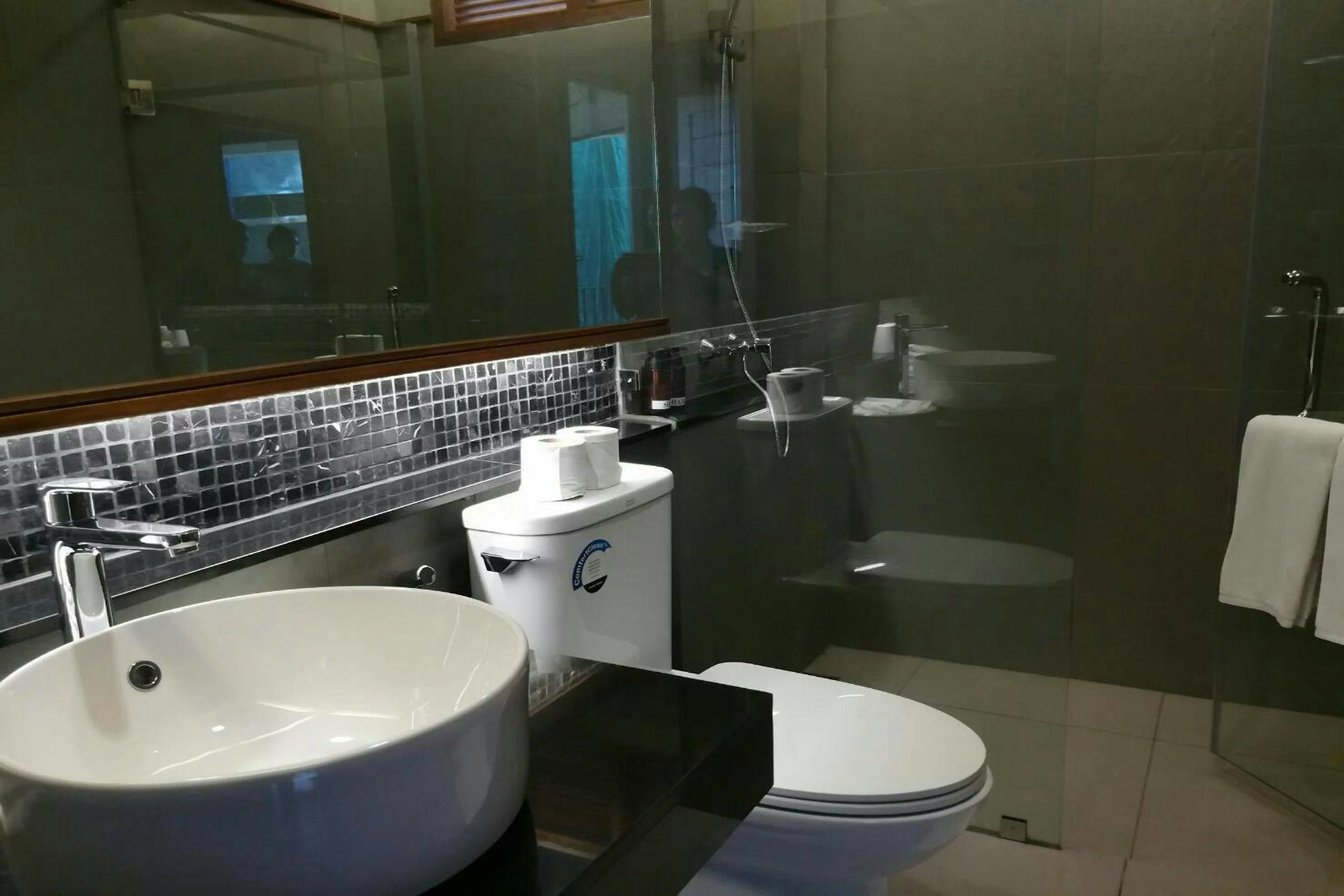 J4 Samui Hotel 2*