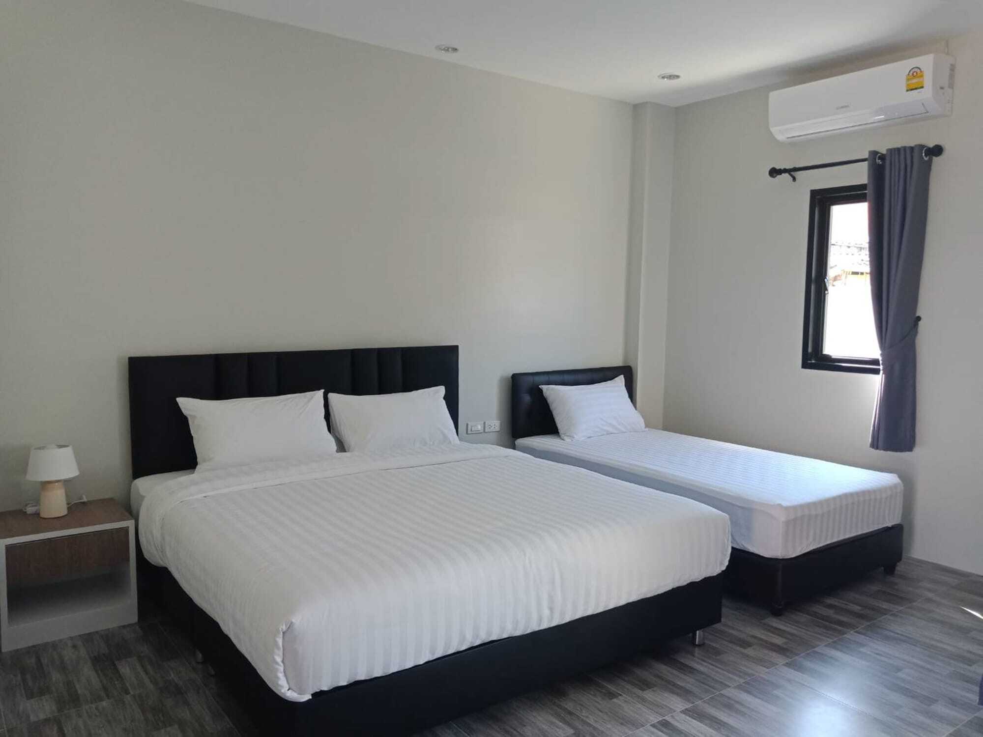 Baan Napatr At Bang Tao 3*