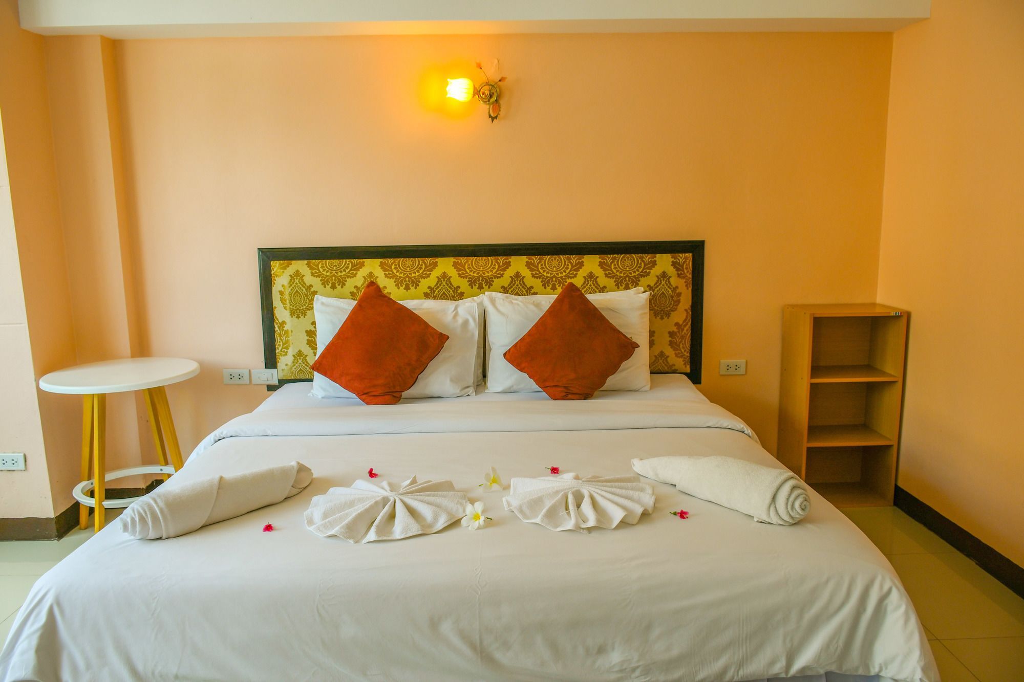 Heaven Hotel 3*