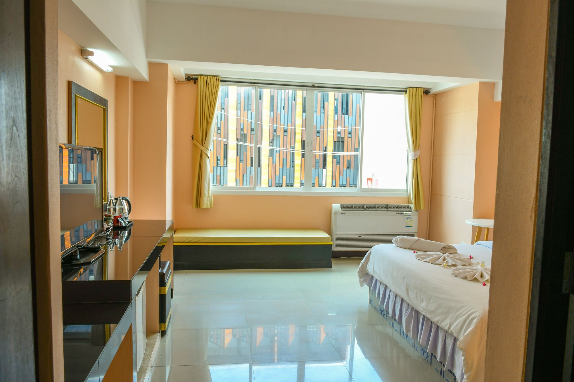 Hotel Heaven 3*