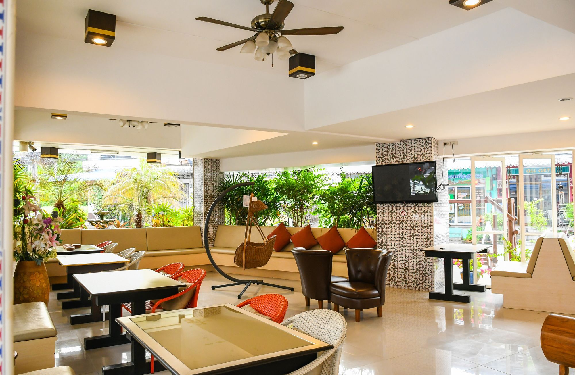 Heaven Hotel 3*