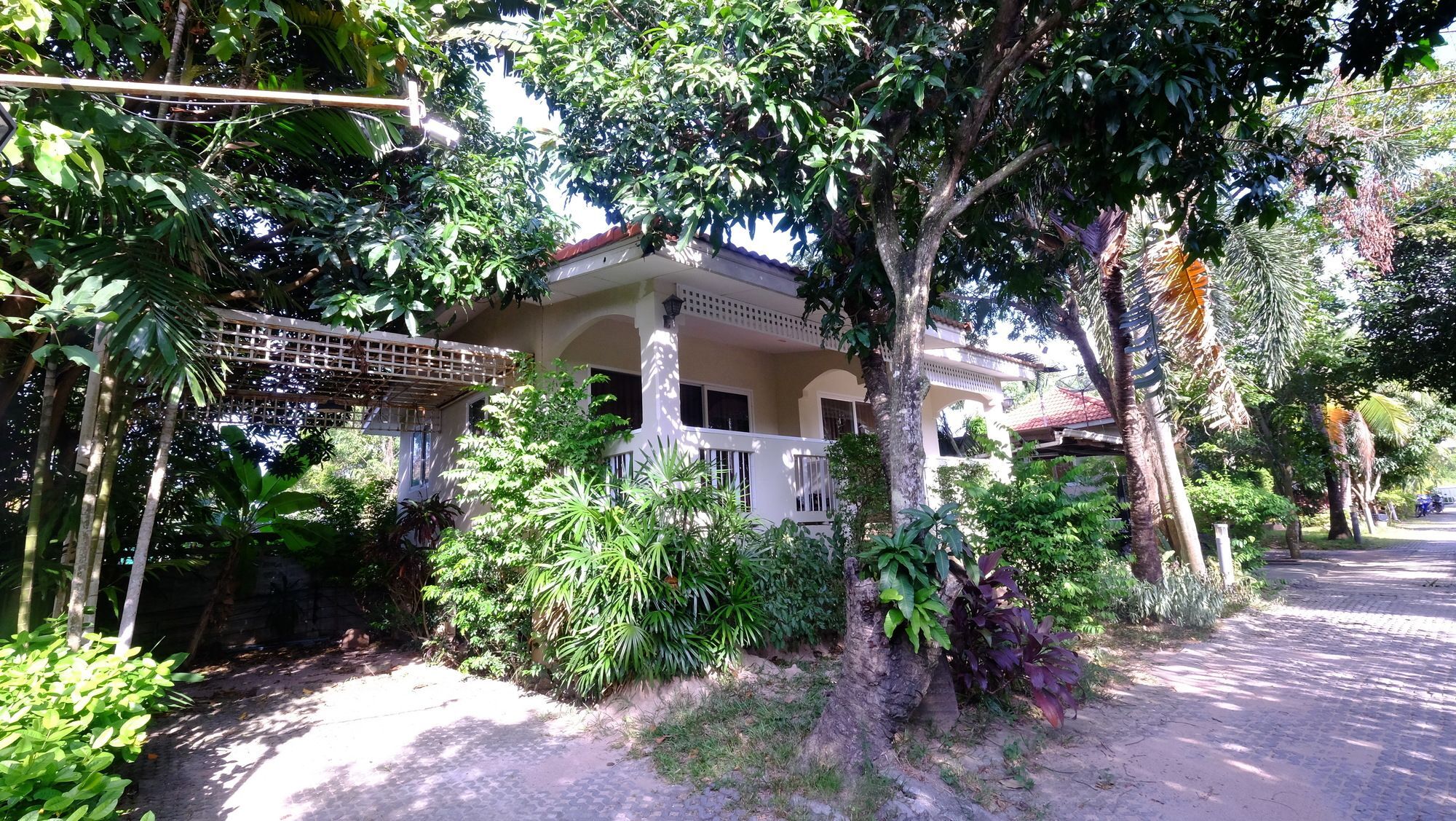 Save House Resort