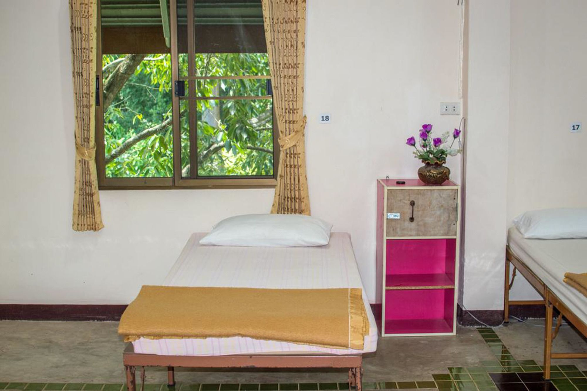 Hotel Backpackers Paradise (adults Only) *